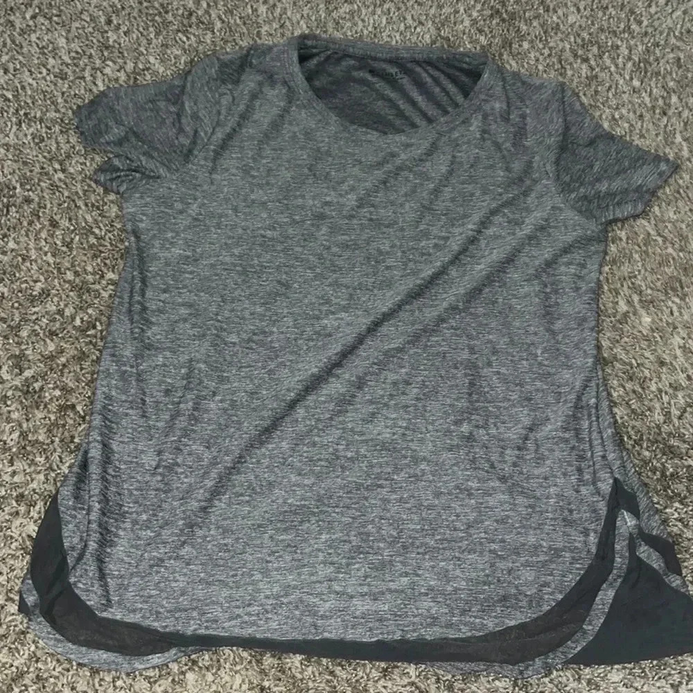 Athleta Gray Workout Shirt
